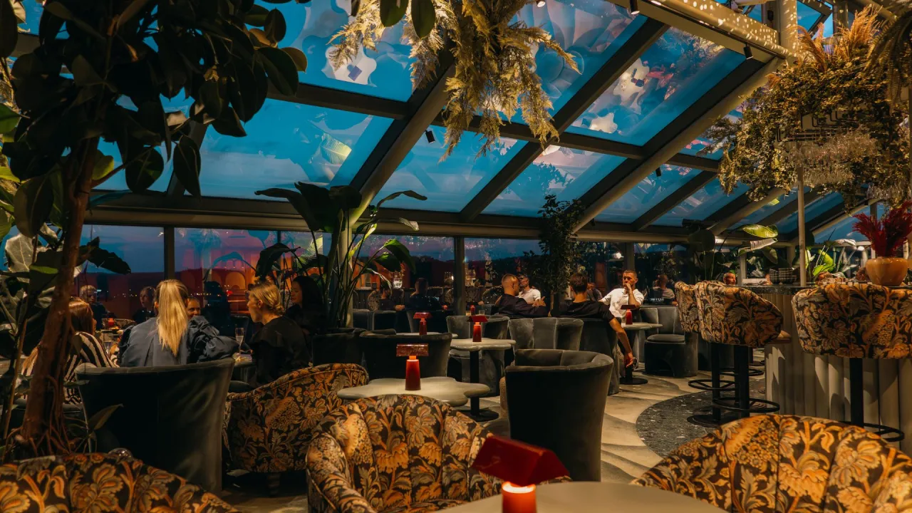 Rooftop Bar Sky Carlia